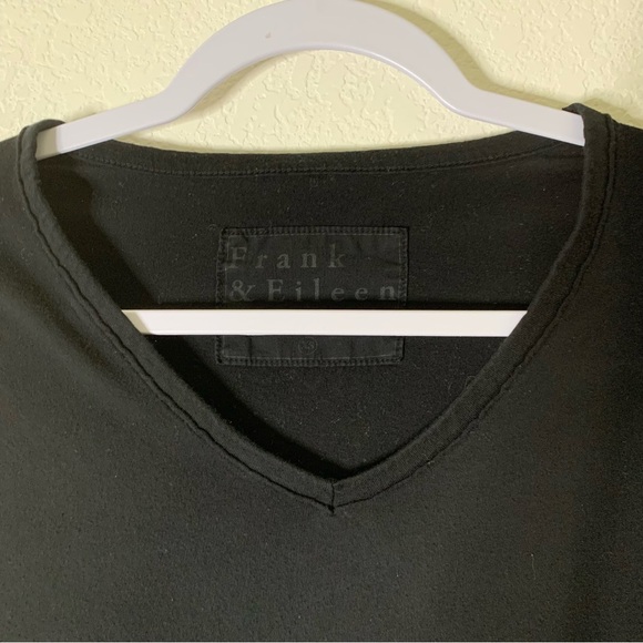 Frank & Eileen Womens black deep v neck long sleeve tee XS - Picture 3 of 6